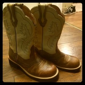 ARIAT Boots (Fatbaby) 8B